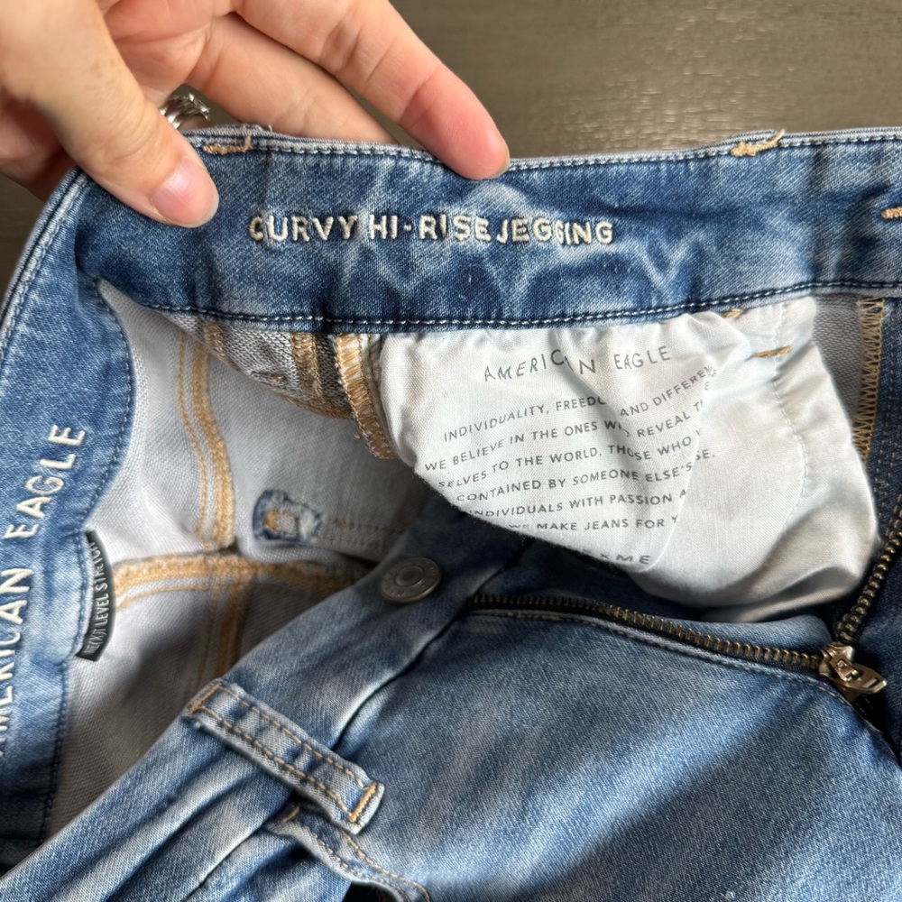 AEO Blue Denim High Rise Curvy Skinny Jeans 2 - Picture 6 of 10